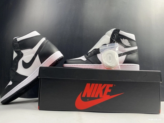 One Kick Jordan 1 Retro (2014) Air Black 555088-010 White 0810